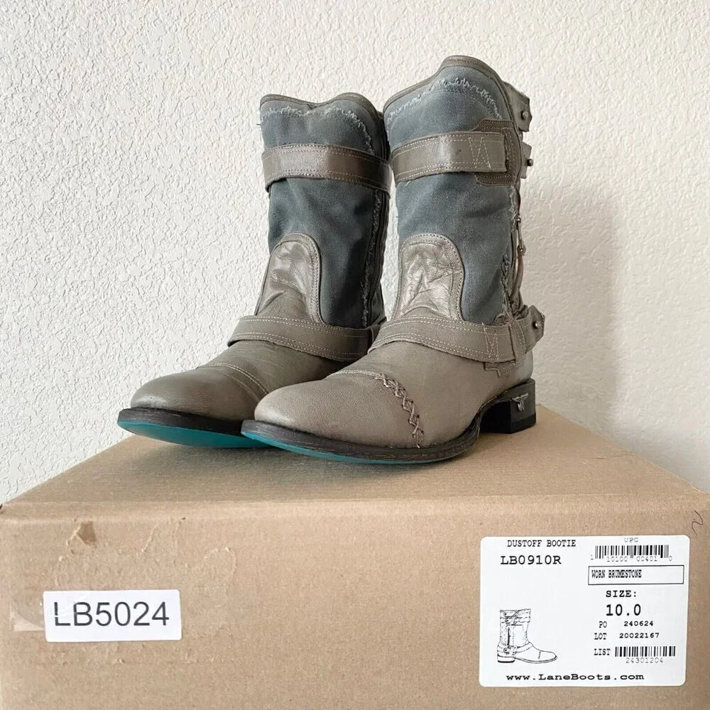 NEW Lane Womens Gray Quilted Mid-Calf Boots With Zipper & Buckle Accents Size 10